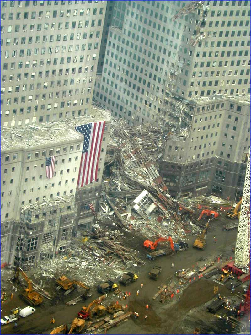 2001 год 11 сентября башни. ВТЦ Нью-Йорк 2001. Всемирный торговый центр в Нью-Йорке 11 сентября 2001 года. Башни ВТЦ 11 сентября 2001. WTC В Нью Йорке 11 2001.